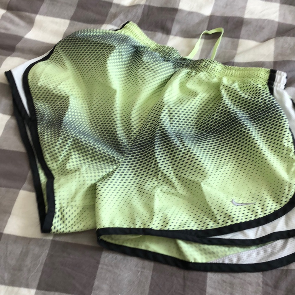 Nike tempo neon green and black short medium